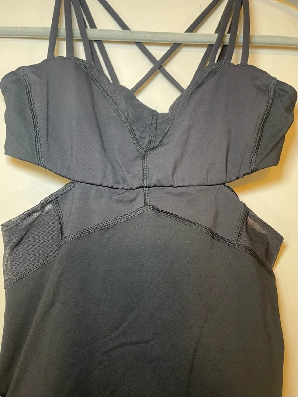 Lululemon Womens EXQUISITE TANK II Top Black Mesh Cutout Strappy